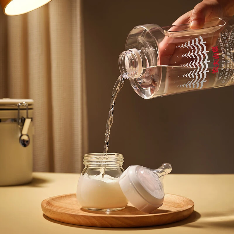 农夫山泉 饮用天然水（适合婴幼儿）1L*12瓶*5箱（赠1L*8瓶*1箱）