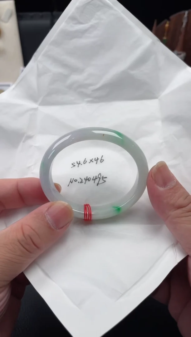 【闪购商品】翡翠手镯未镶嵌54.6贵妃