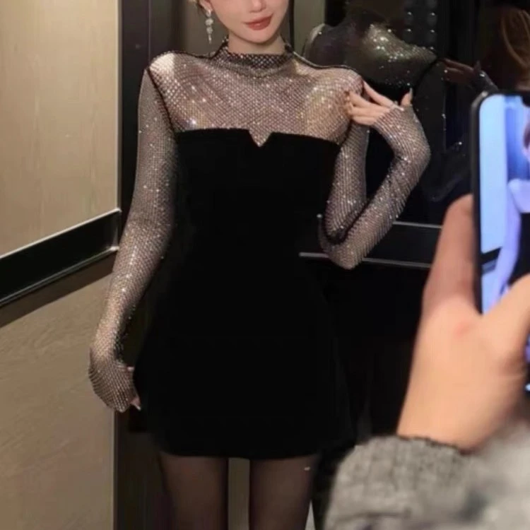 2024纯欲辣妹修身显瘦透视肩拼接气质小黑裙
