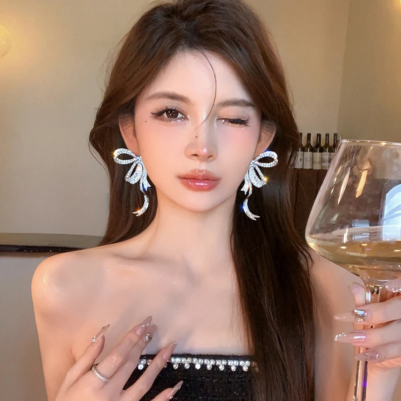 合金耳饰 气质飘带蝴蝶结耳钉女冷淡风耳环小众设计感高级感耳饰