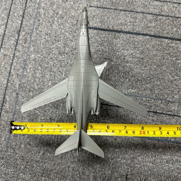 【B1B 枪骑兵模型精装版】 1:200合金模型带底座（合金+ABS工程塑料）