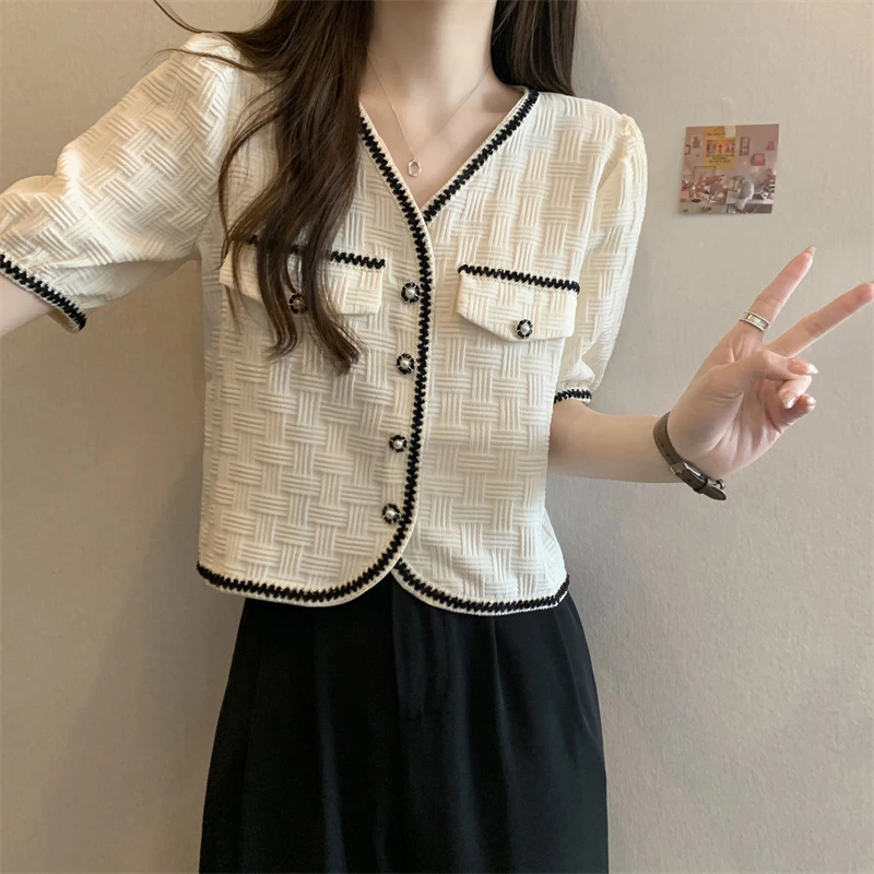 大码遮肚子设计感法式小香风短袖衬衫女夏胖mm高级感短款v领上衣