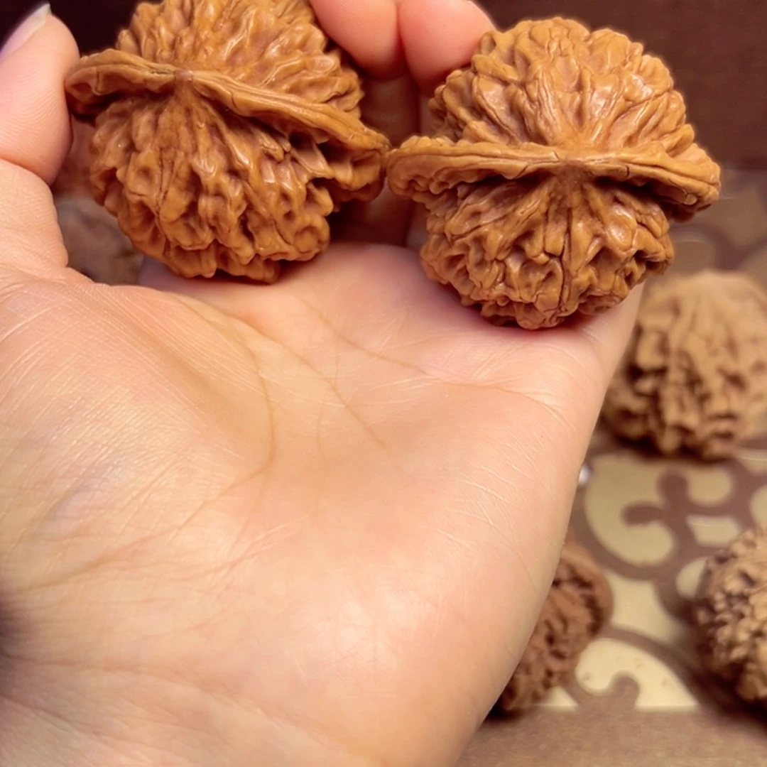 【闪购商品】文玩核桃吊坠广***哥