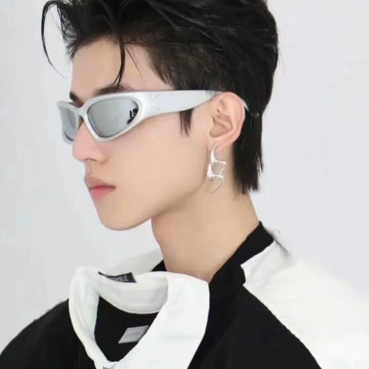 赛博朋克未来感银色高级感ins墨镜男士Y2K辣妹太阳眼镜凹造型街拍