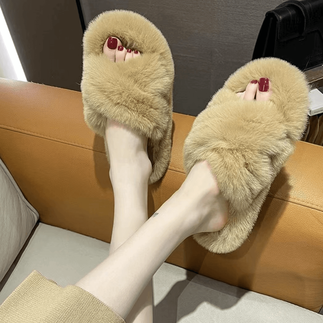卡其毛毛拖