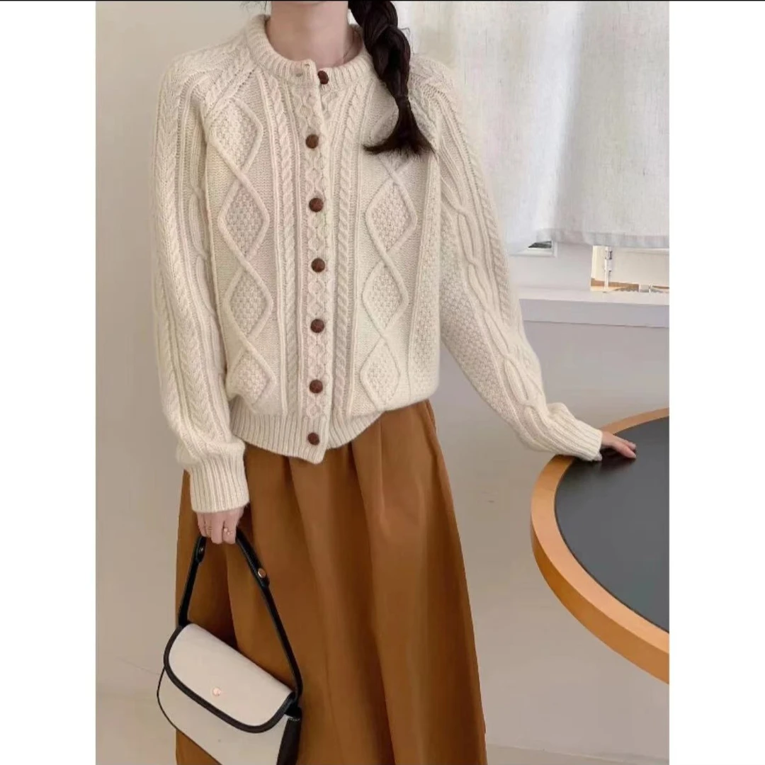 B246新款气质菱形麻花龟裂扣开衫毛衣