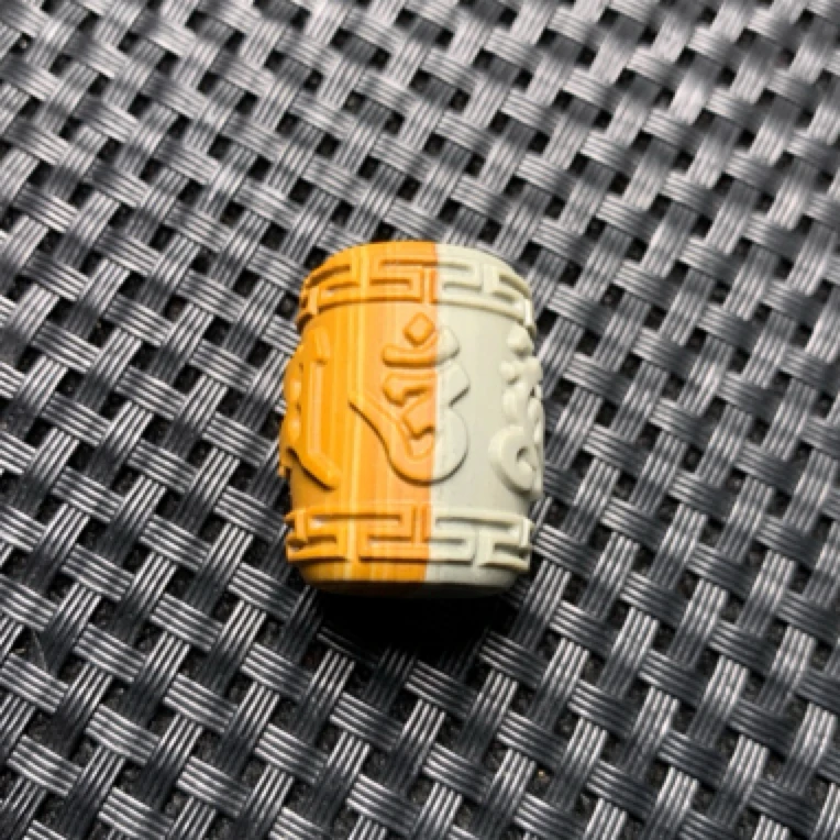 俏色桶珠配饰。尺寸25/20mm。亚光。未打孔