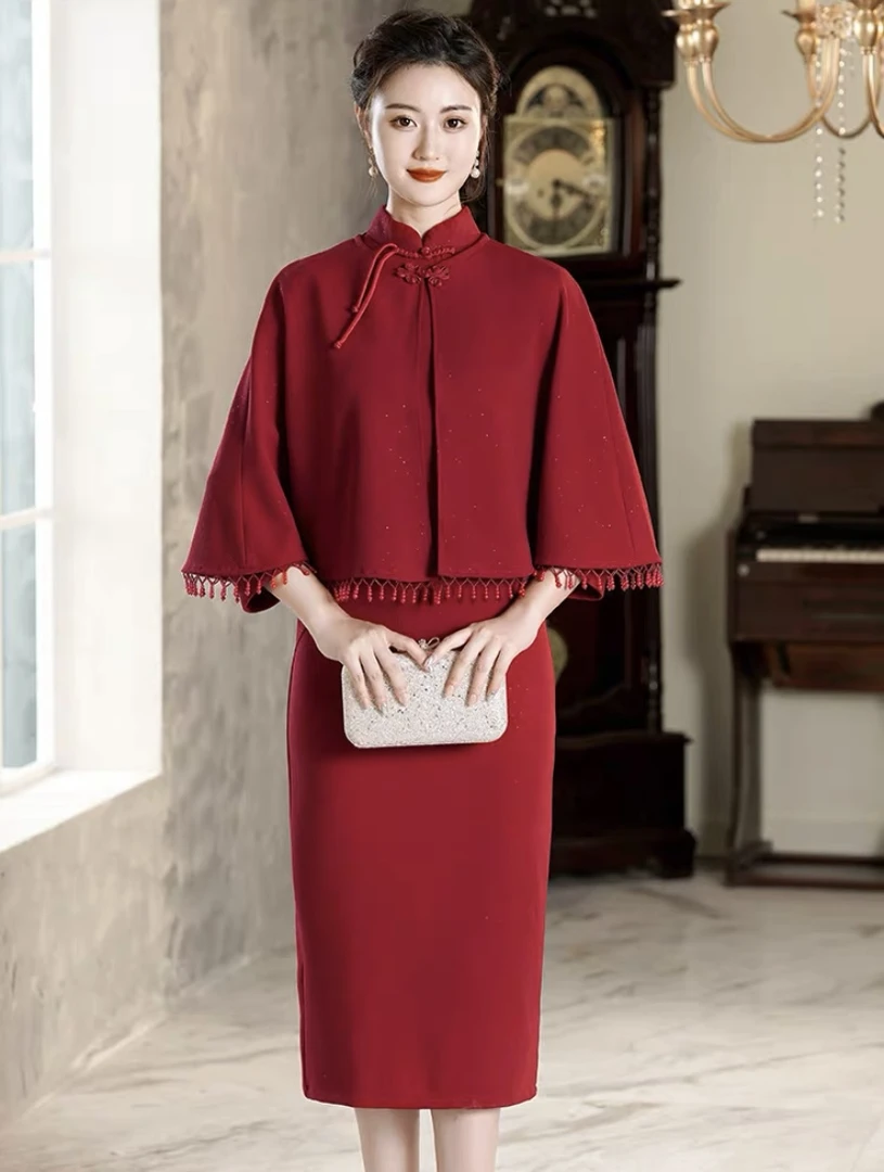 喜婆婆喜妈妈婚宴旗袍斗篷2025新款春季婚礼改良年轻款妈妈红装旗