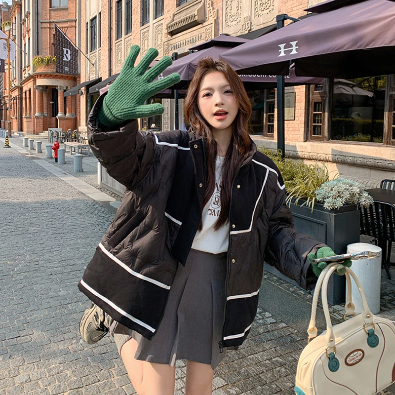 2025年加肥加大羽绒服撞色轻软胖mm羽绒服冬女小个子白鸭绒外套