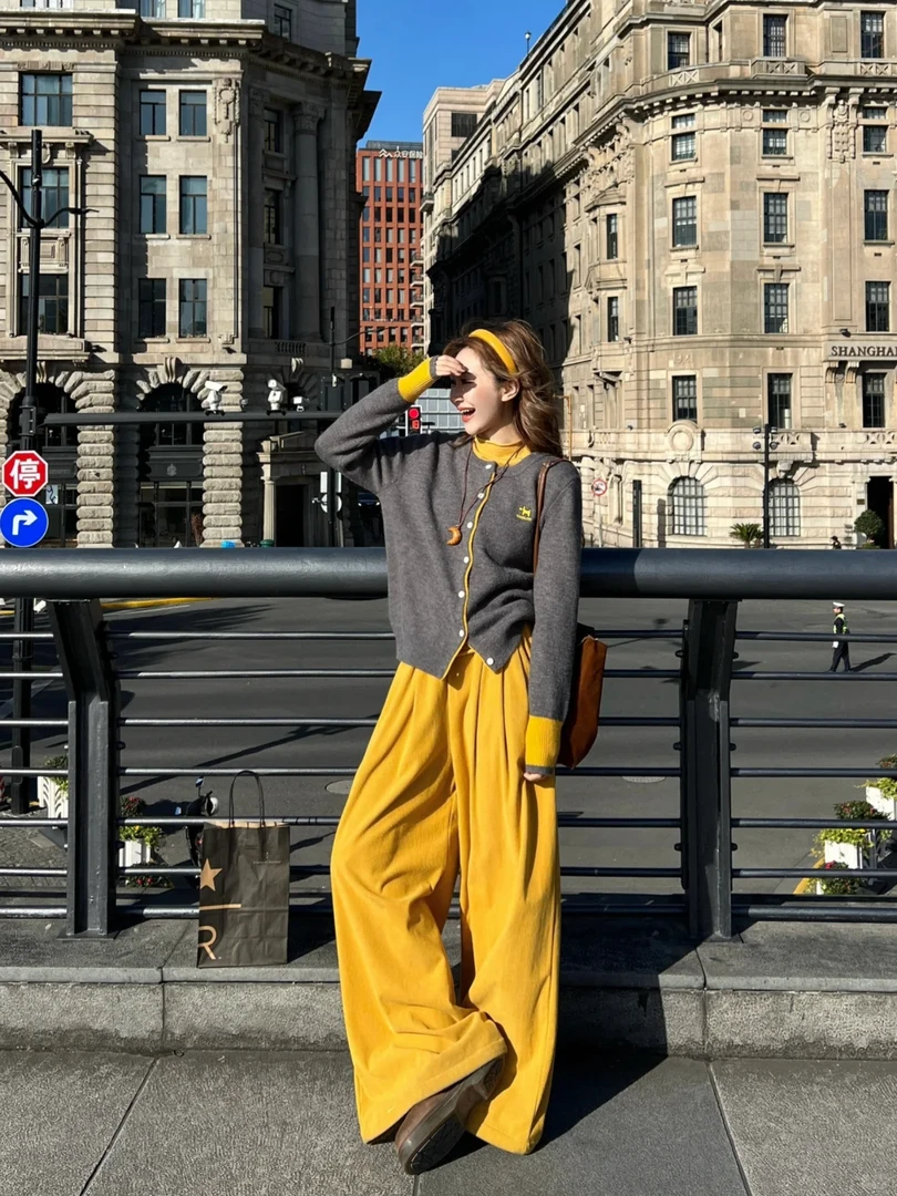 2024秋冬新款假两件拼色刺绣小狗针织开衫毛衣女搭配休闲裤两件套