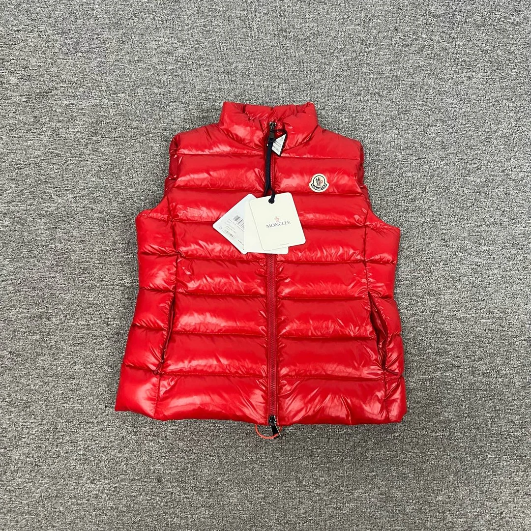 全新带吊 Moncler 蒙口 刺绣标 红色羽绒马甲 2码