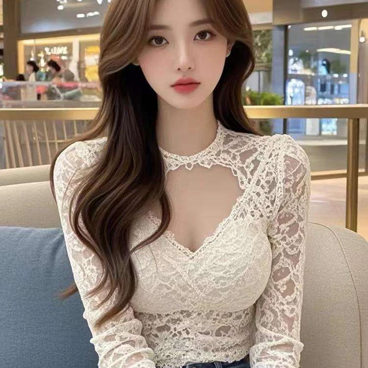 白色V领蕾丝低胸高级感上衣长袖t恤辣妹风新款秋冬纯欲风打底衫冬