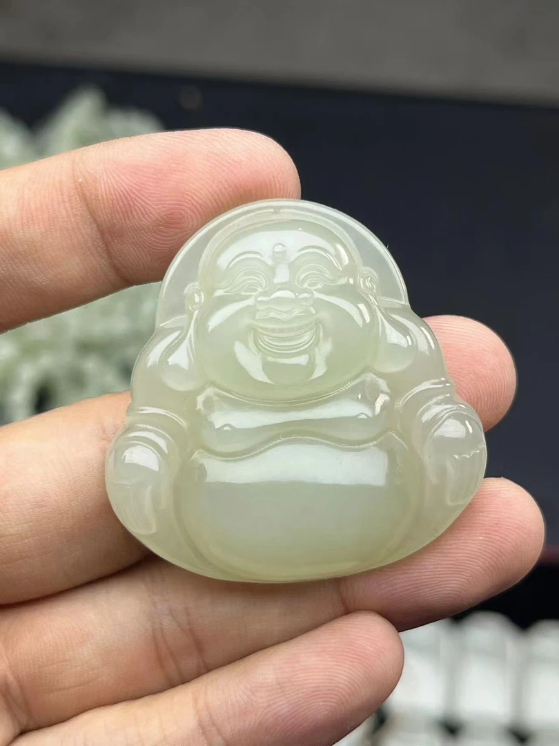 和田玉新疆且末四号矿钢板料45佛吊坠