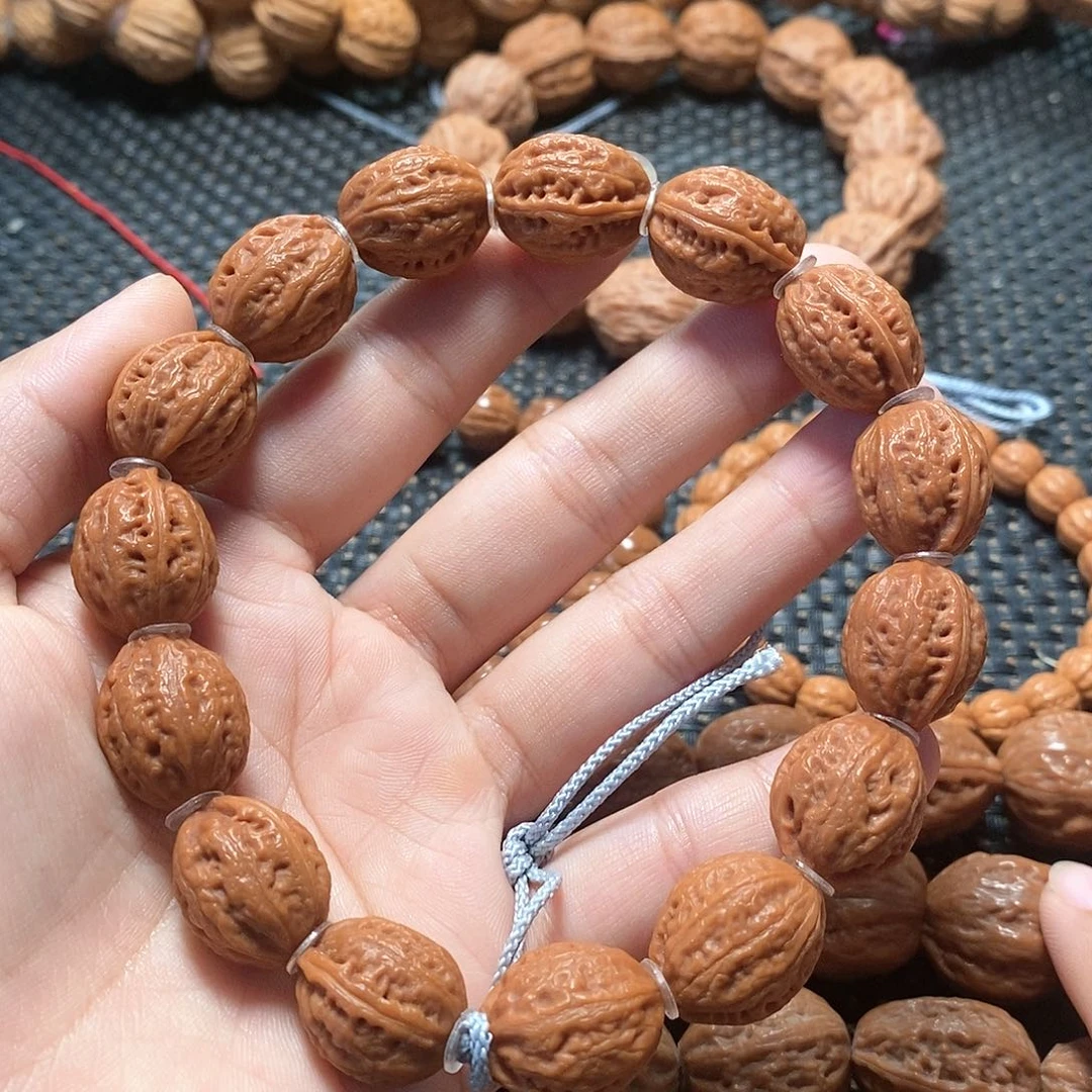 文玩核桃手串小八棱。蕊
