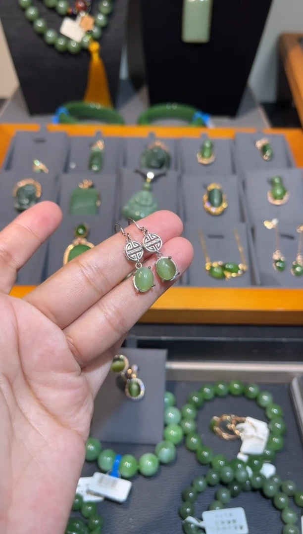 【闪购商品】和田玉碧玉猫眼耳钩合金