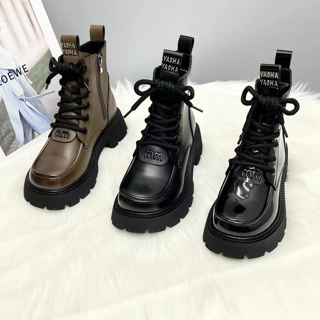 新款厚底显高时尚百搭马丁靴10652