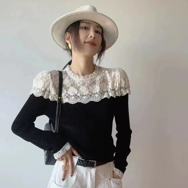 蕾丝拼接天鹅绒打底衫