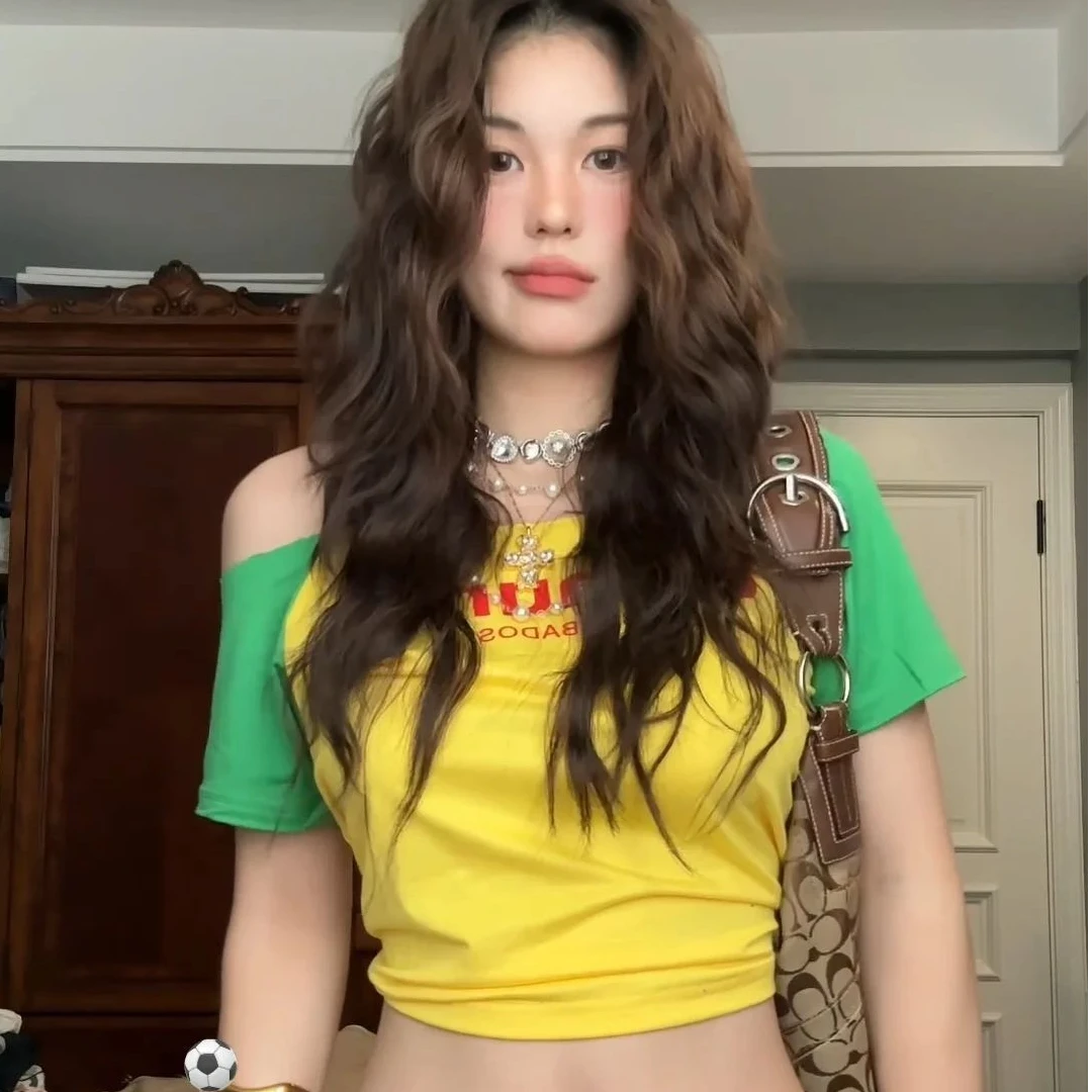 美式辣妹撞色字母印花斜肩短袖T恤女秋新款休闲百搭短款露脐上衣