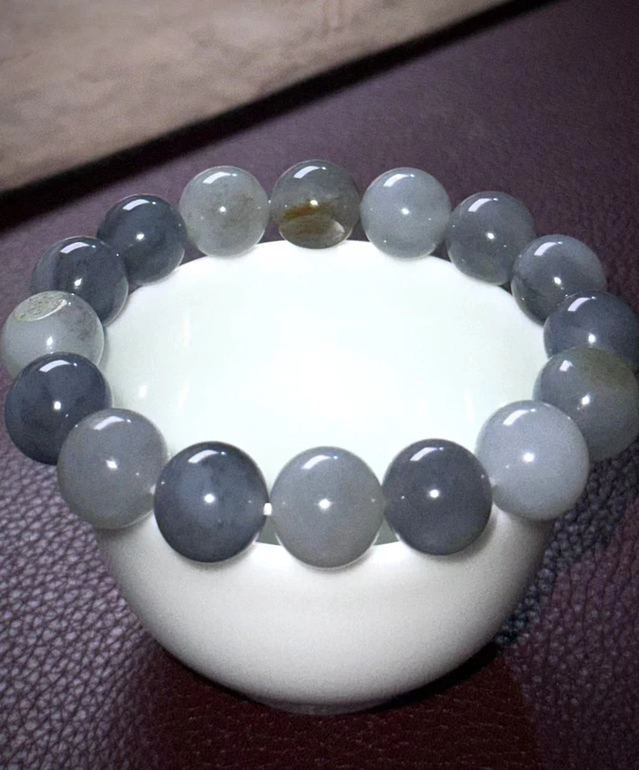 新疆和田青花籽料圆珠手串