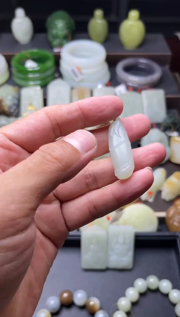 【闪购商品】和田玉吊坠未镶嵌且末青白 竹节