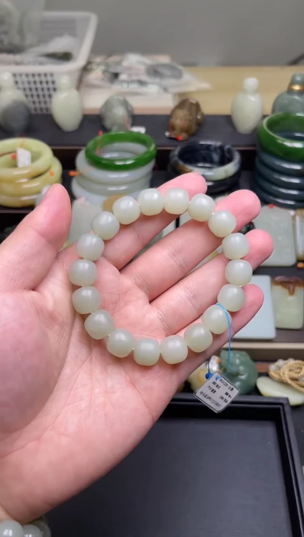 【闪购商品】和田玉手串未镶嵌D卡12且末青白老型特价 9001698