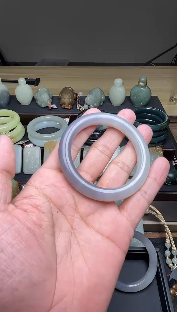 【闪购商品】和田玉手镯未镶嵌青海烟紫手镯55圈 皮裂