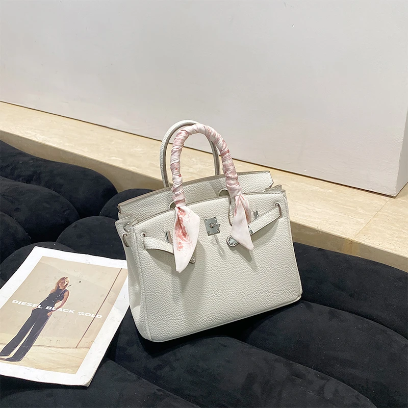 真皮大容量铂金包女百搭腋下包高级感2025新款白色通勤单肩 银扣