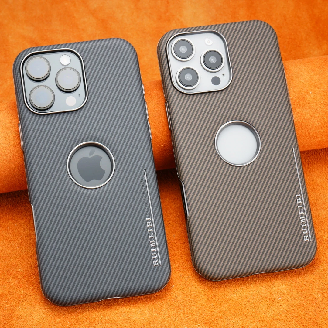 适用苹果16ProMax哑光电镀碳纤纹手机壳iPhone15/14高端防摔皮套