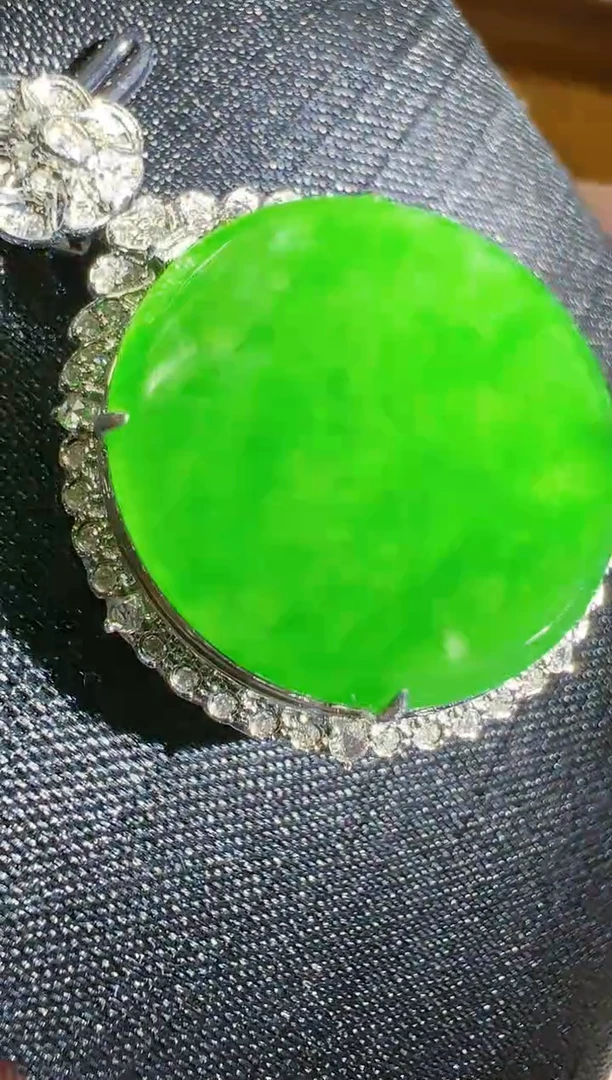 【闪购商品】翡翠吊坠(不含链)18K金镶嵌多样性团购发一件