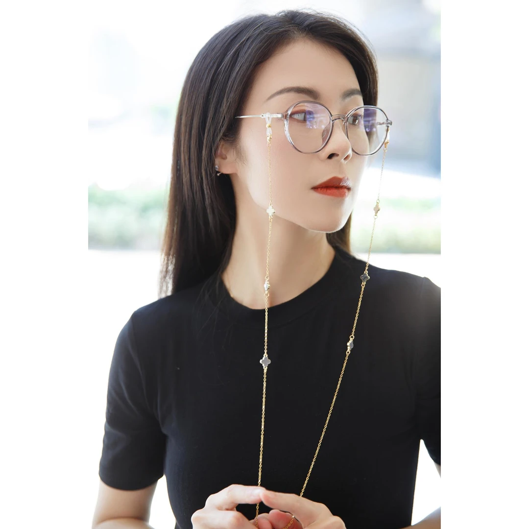 眼镜链 四叶草花 挂脖链子钛钢不褪色网红复古装饰幸运草口罩绳子
