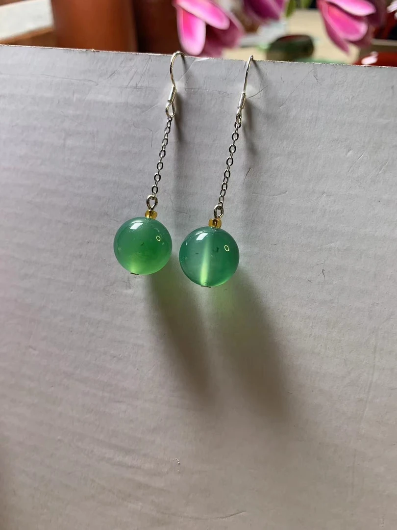 新款轻奢高冰高透绿玉髓耳环，s925银镶嵌，高级感女款耳饰