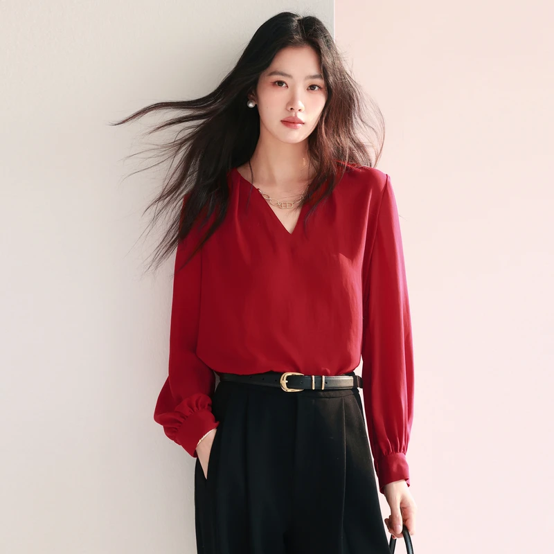 伊芙丽V领设计感链条衬衫女2025春装新款1F1220081