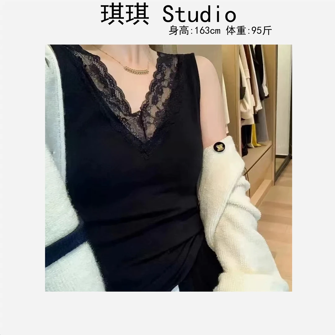秋冬季新款轻奢高级感v领拼接蕾丝花边保暖亲肤时尚背心68162-N