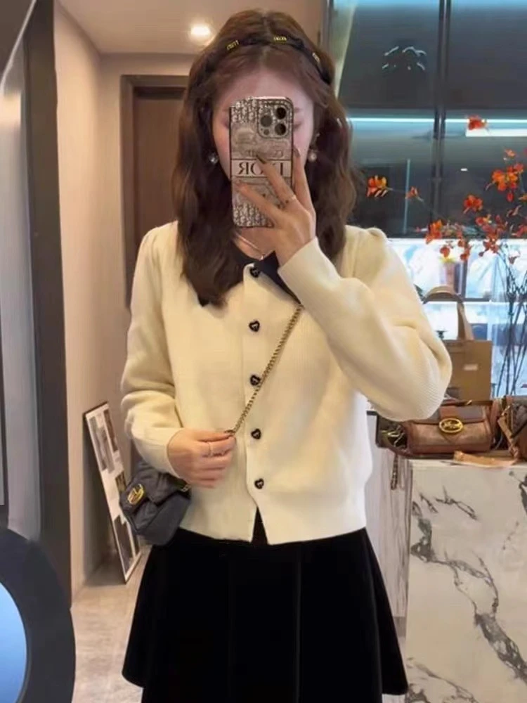 秋季新款轻奢高级设计减龄洋气翻领爱心蝴蝶结扣子百搭针织开衫-L