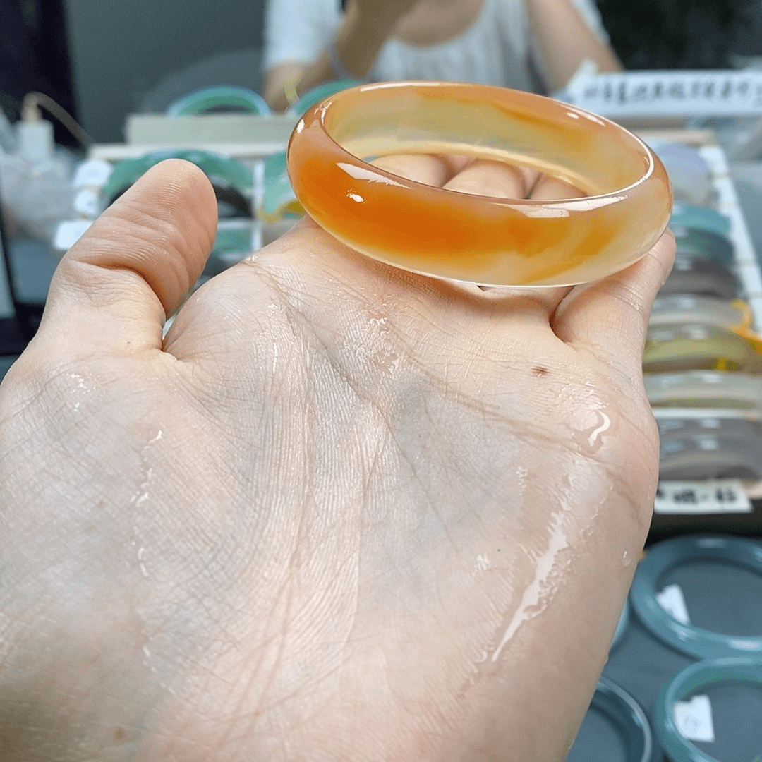 玛瑙/玉髓手镯未镶嵌冰***?