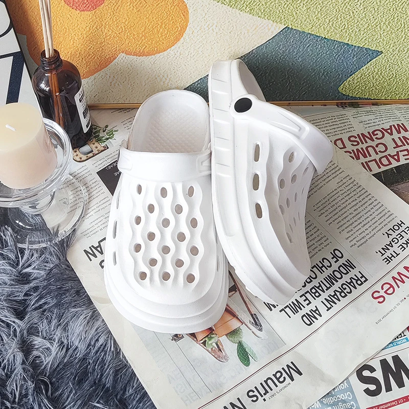 白色洞洞鞋男女松糕增高夏季纯色踩屎感百搭防滑包头护士沙滩凉鞋