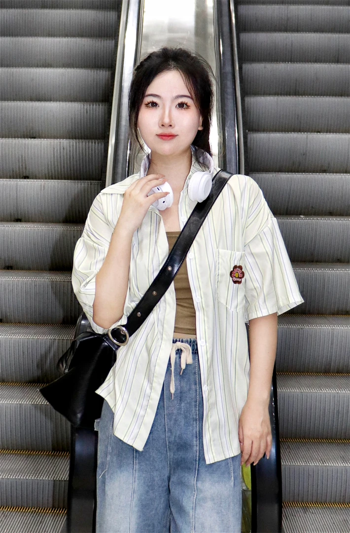 polo领短袖衬衫女夏季2024艺术感chic港味上衣条纹衬衣盐系薄款