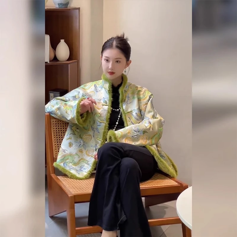 今年流行的新中式国风高级感绿色印花短款棉服外套女2023新款冬季