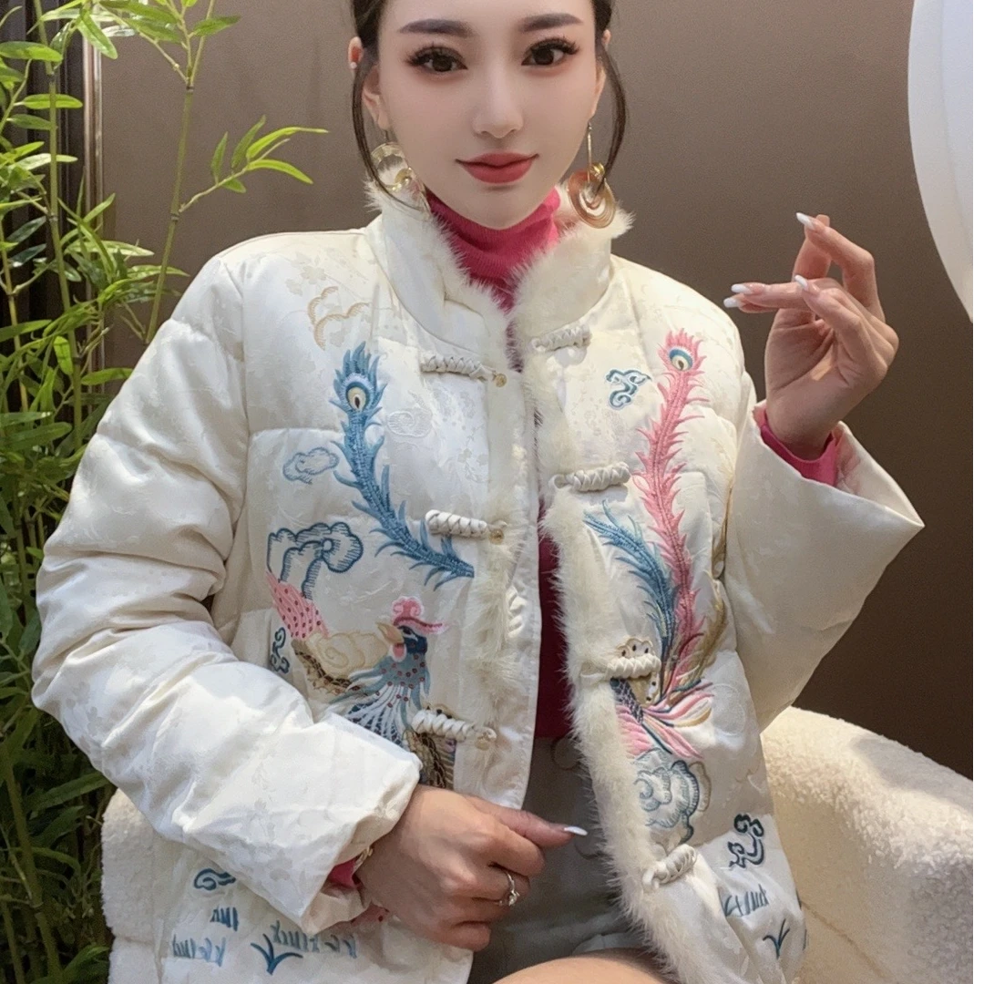 （深圳南油乐总-7913款）2024冬季新款国风刺绣90白鸭绒羽绒服外套