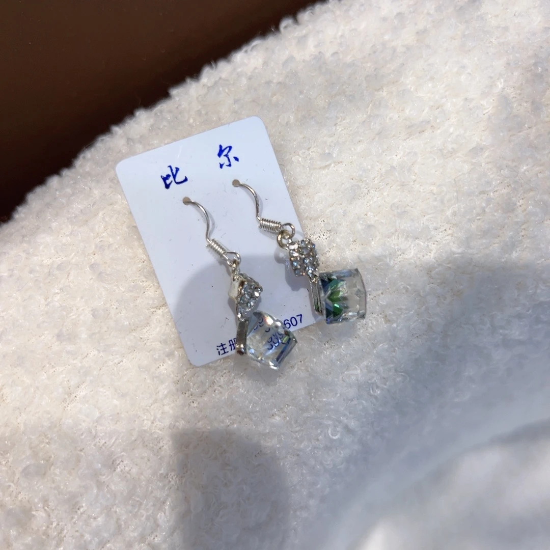 非金属仿水晶耳饰 简约方糖时尚气质耳饰