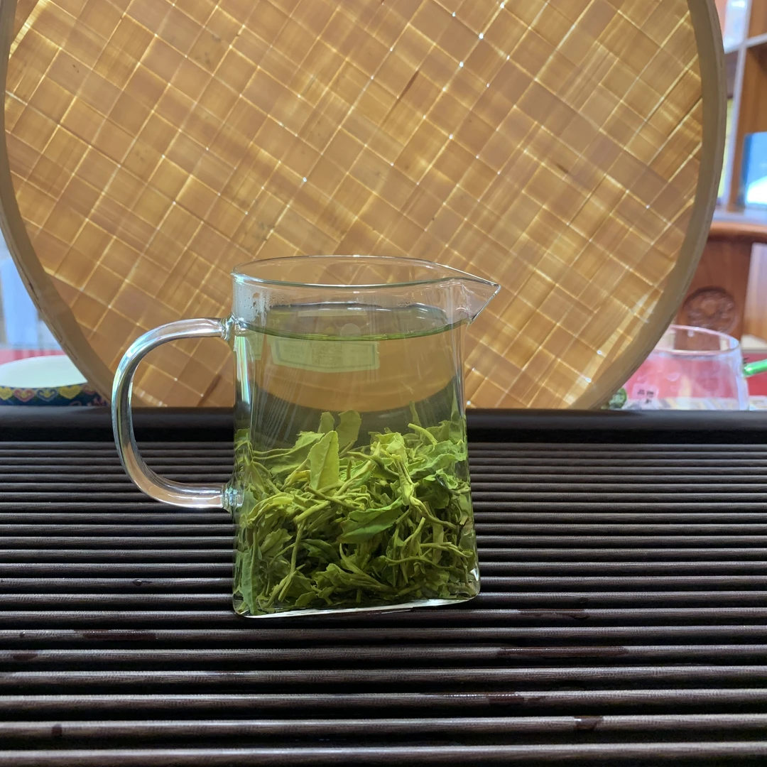 正宗崂山茶五月底茶叶崂山绿茶香气浓耐冲泡汤绿默认发四包