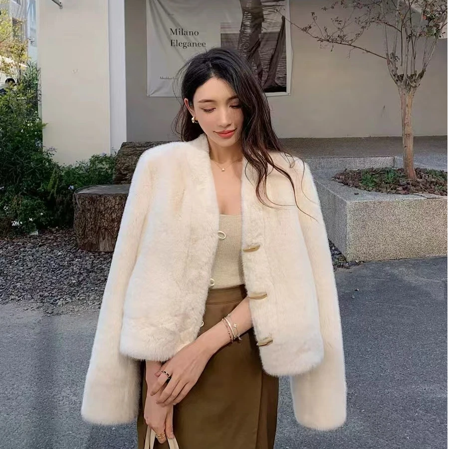 【漫步云端】2024冬季环保毛毛加厚韩版牛角扣短款外套气质时尚通勤