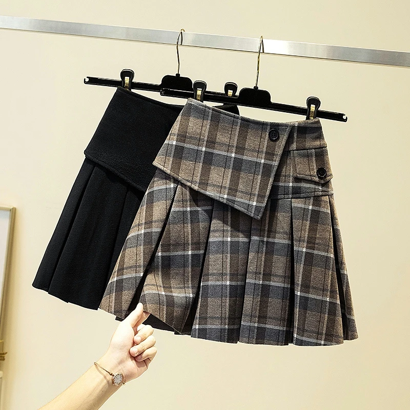 大码女装秋冬款显瘦半身裙胖MM韩系格子减龄A字百褶短裙-LCDM1995