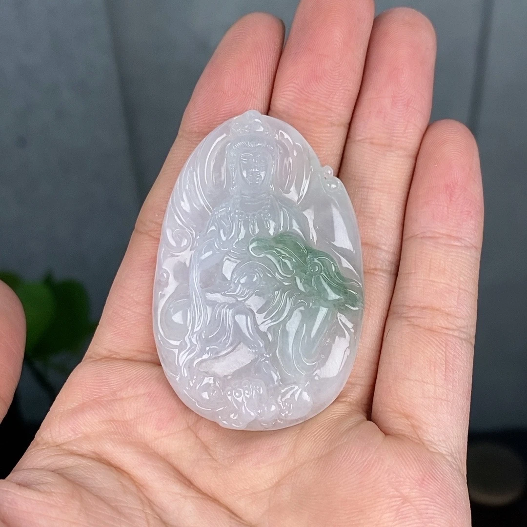 天然缅甸翡翠A货冰飘绿荷叶观音吊坠