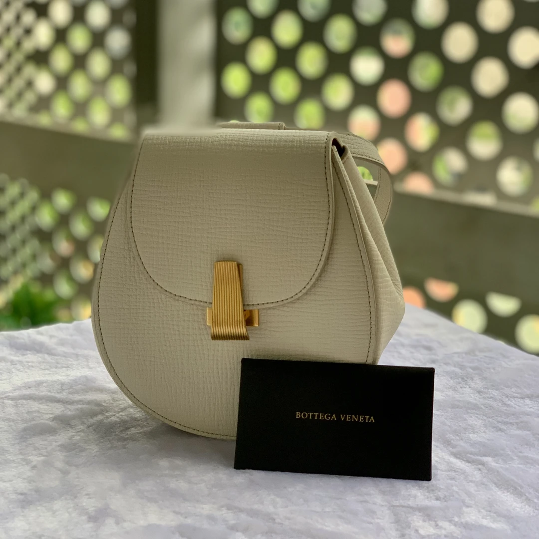 99新 BOTTEGA VENETA/葆蝶家 bv小猪包腰包斜挎包