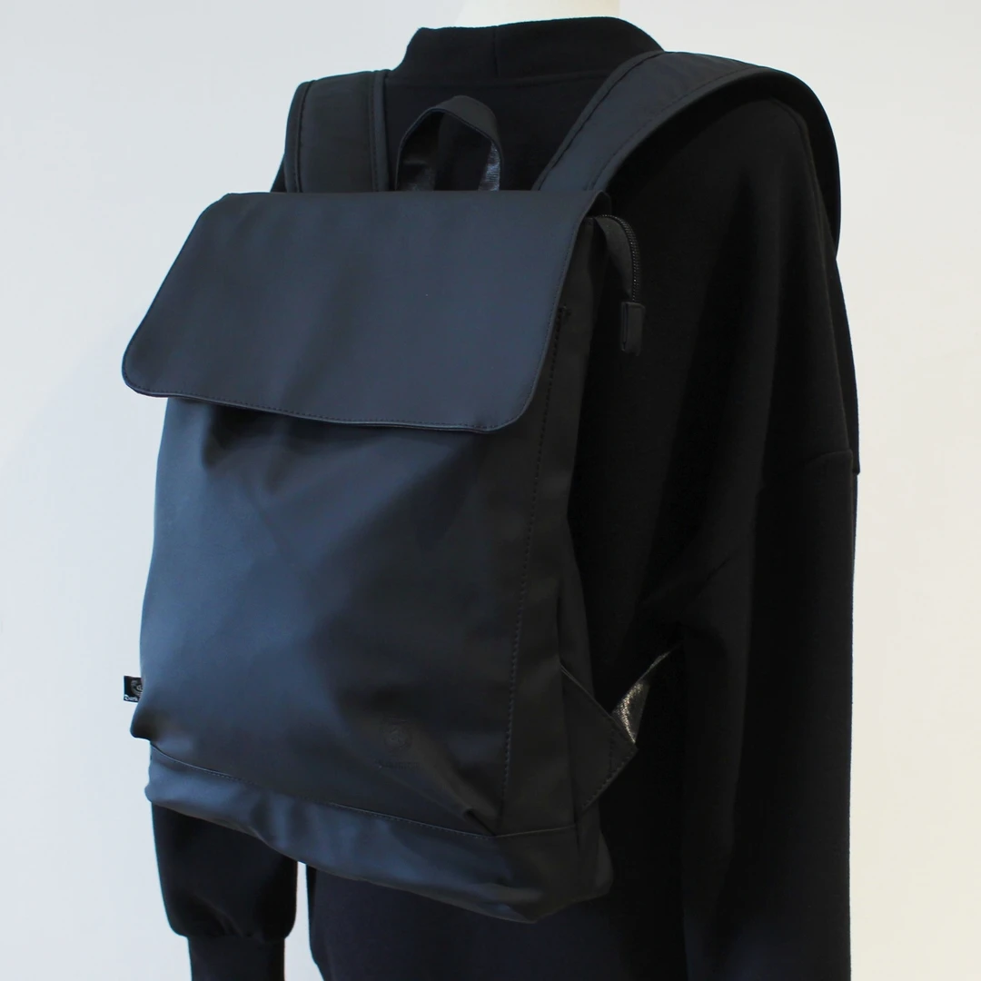 Three-Box双肩包大容量旅行包休闲潮电脑包简约纯色男包翻盖背包