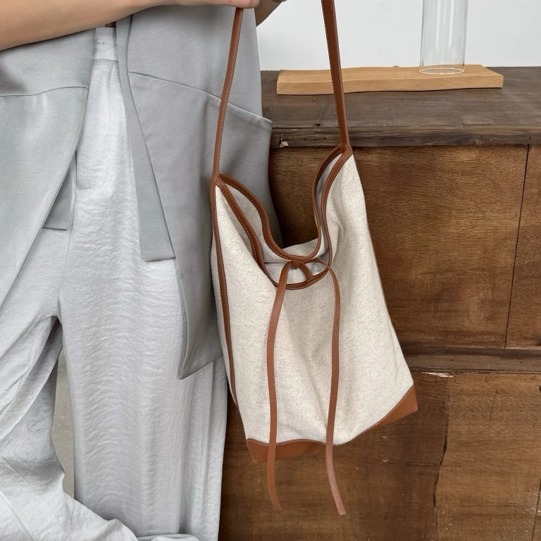 夏季帆布水桶包托特包女日韩甜酷风腋下包百搭通勤包慵懒风时尚