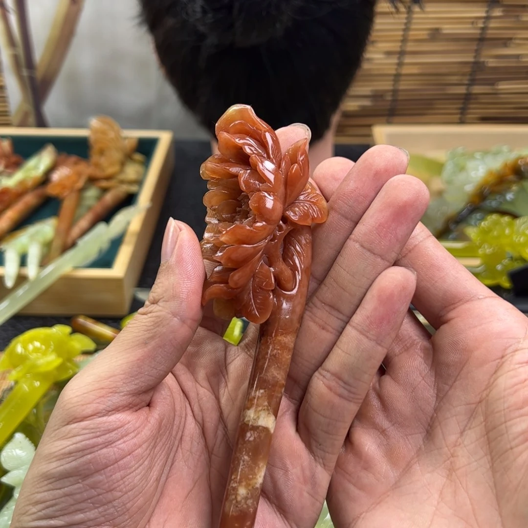 蛇纹石玉发簪未镶嵌人****见