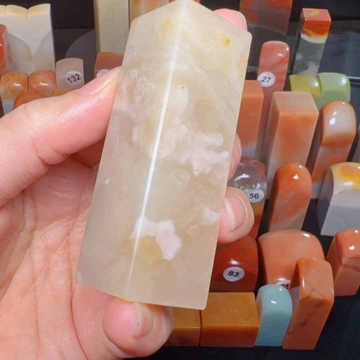老挝石大****山老挝精品素章
