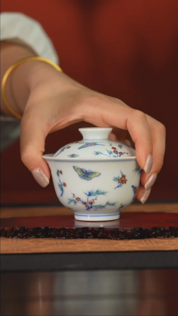 【闪购商品】瓷摆件小*瓜GG蝶恋花盖碗